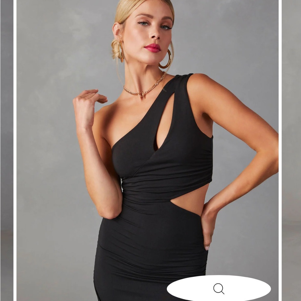 LAYANA ONE
SHOULDER RUCHED
CUTOUT MAXI DRESS -
BLACK NWOT